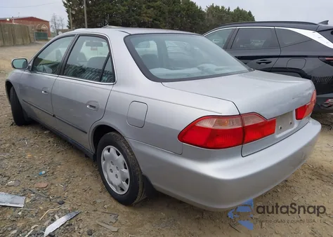 2000 Honda Accord 2.3 Lx from USA, damaged, VIN 1HGCG6653YA133308